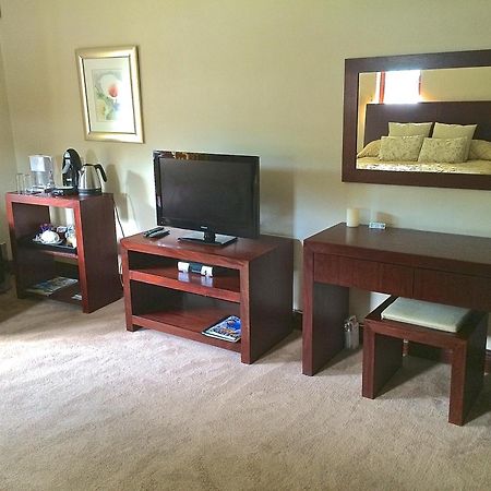 Eagle Wind Manor Hotel Hillcrest Bagian luar foto
