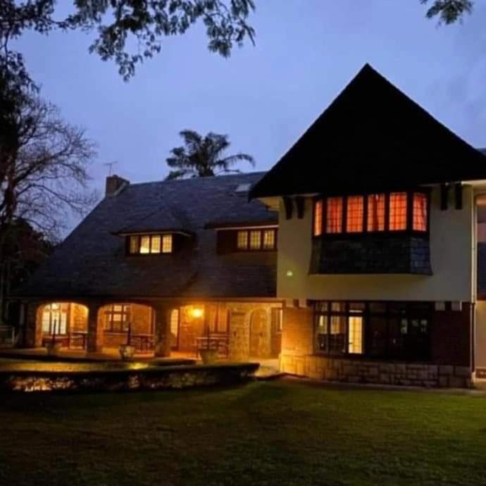 Eagle Wind Manor Hotel Hillcrest Bagian luar foto