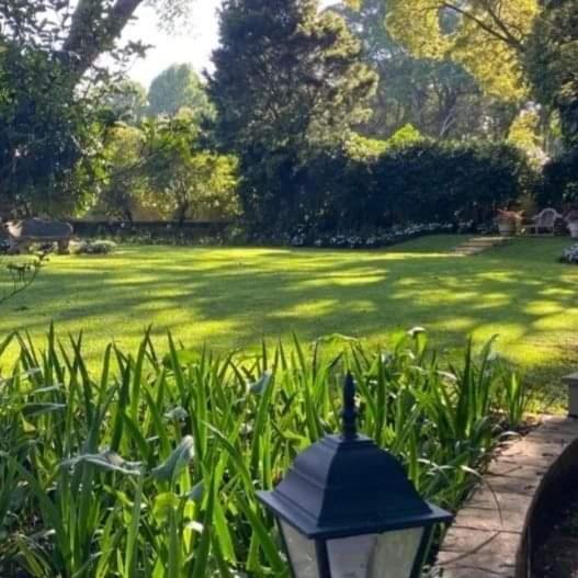 Eagle Wind Manor Hotel Hillcrest Bagian luar foto