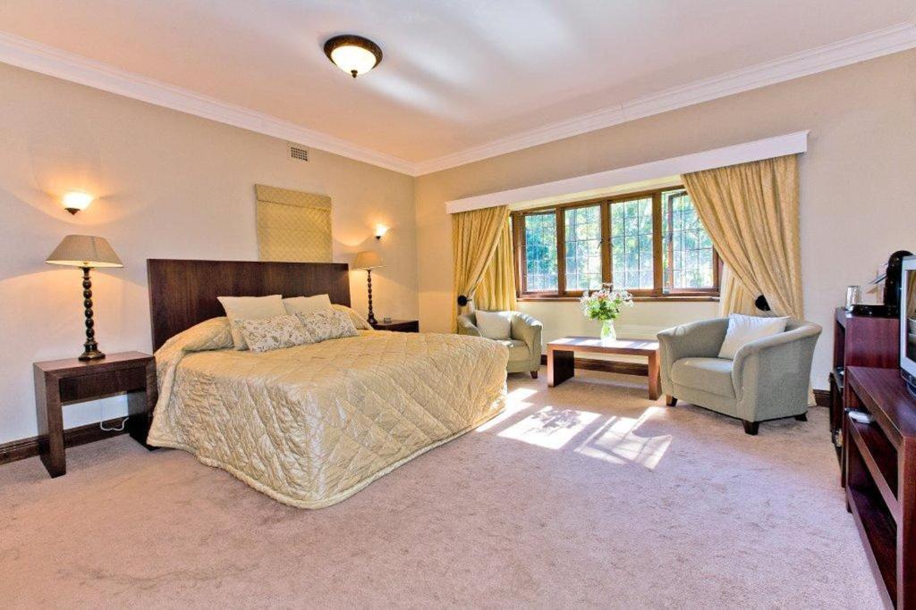 Eagle Wind Manor Hotel Hillcrest Bagian luar foto