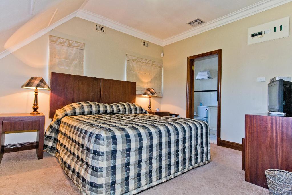 Eagle Wind Manor Hotel Hillcrest Bagian luar foto