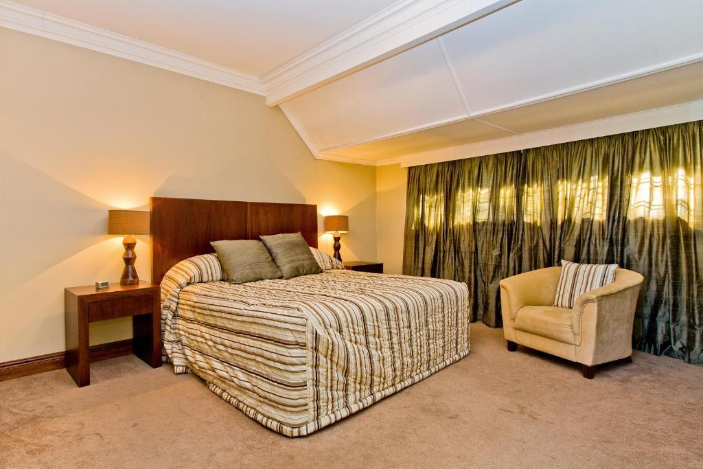 Eagle Wind Manor Hotel Hillcrest Bagian luar foto