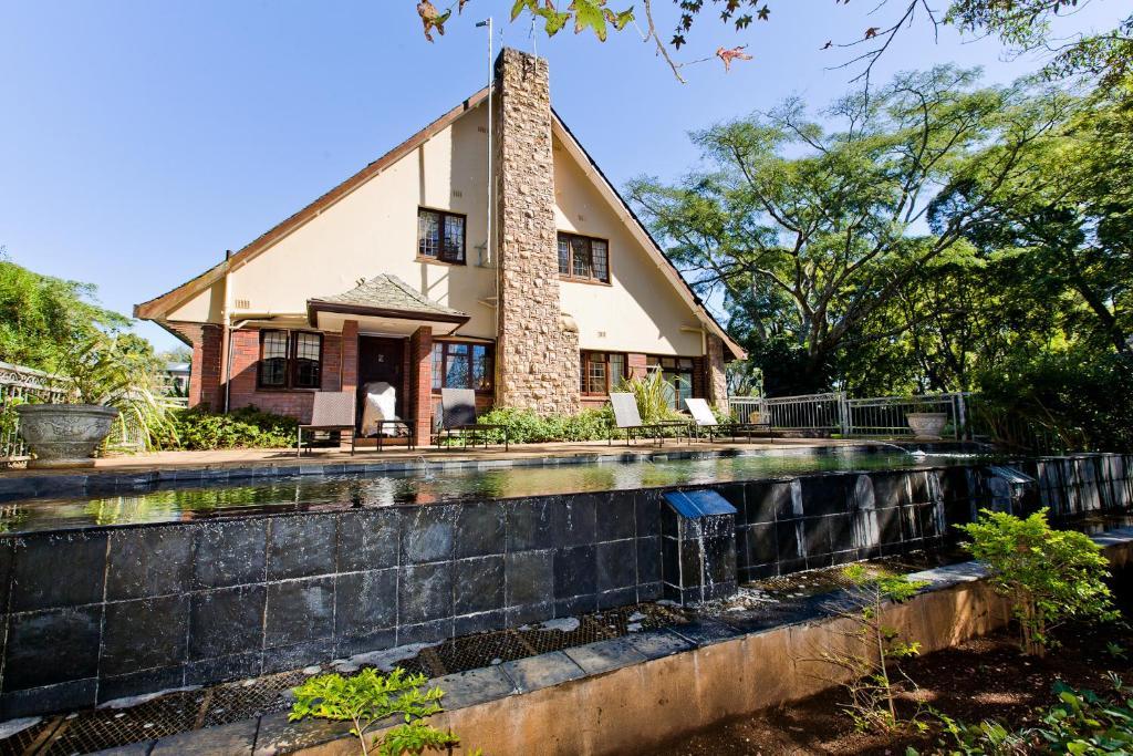 Eagle Wind Manor Hotel Hillcrest Bagian luar foto
