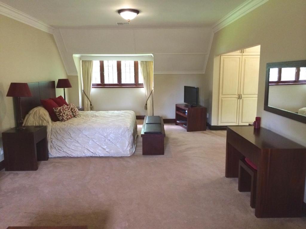 Eagle Wind Manor Hotel Hillcrest Bagian luar foto