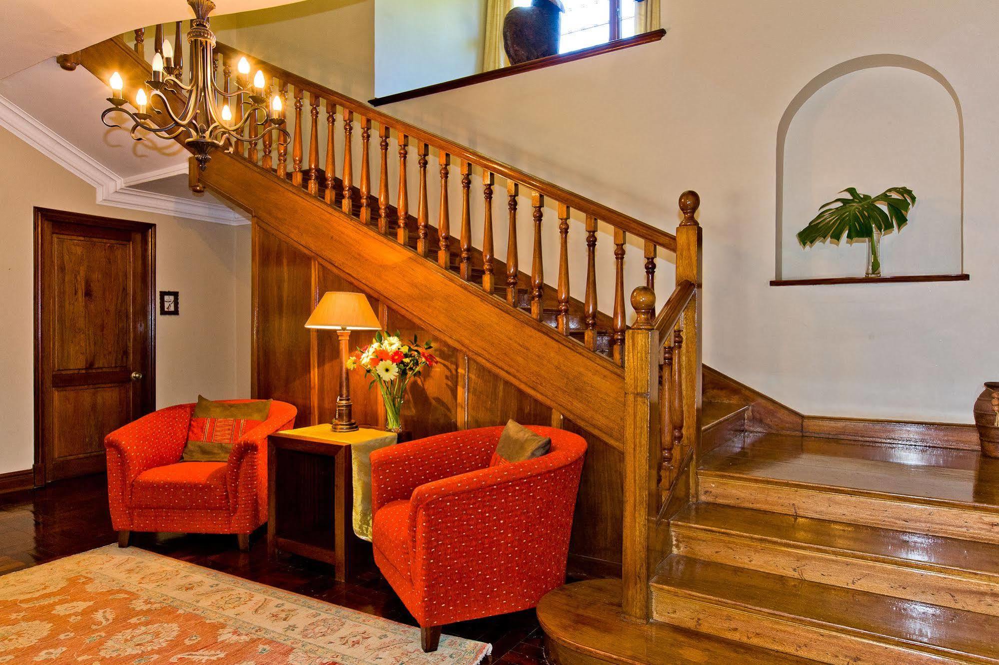 Eagle Wind Manor Hotel Hillcrest Bagian luar foto